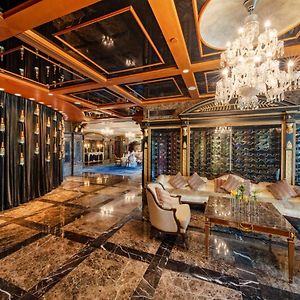 Noble Grand Deluxe Twin RoomInclude one Lunch & Afternoon Tea