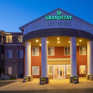 GrandStay Hotel & Suites